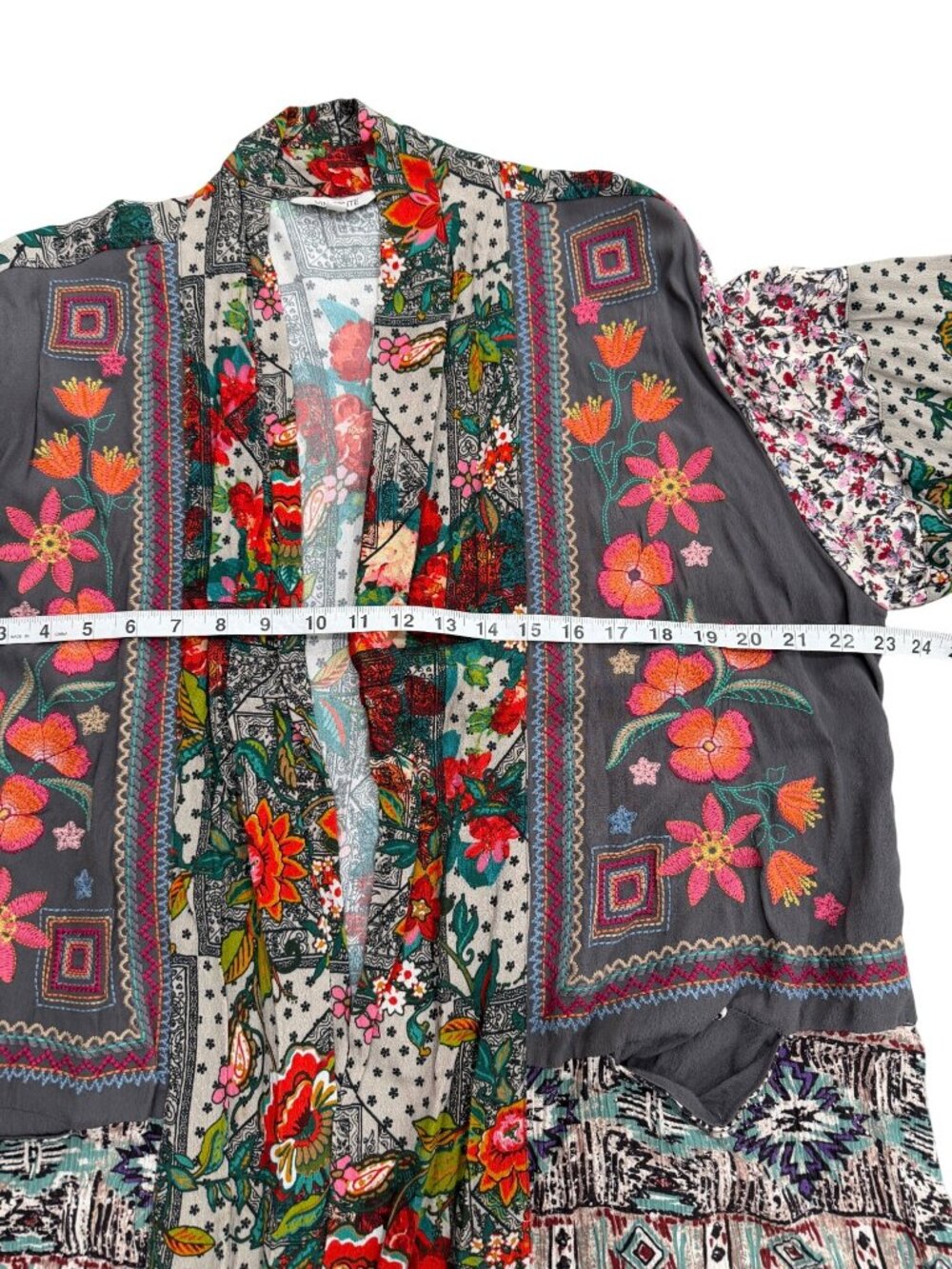 Vincente Womens Size L Open Front Kimono Embroidered Floral Boho Cardigan Gray - Picture 5 of 8
